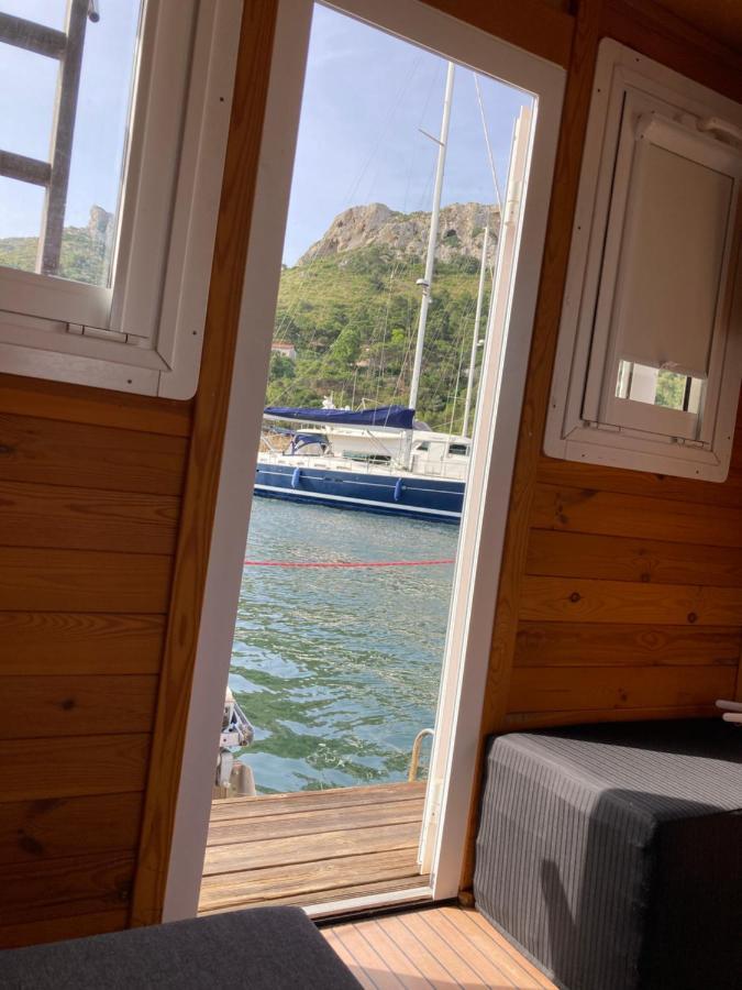 House Boat R Al Poetto 2 Pax Piu' 1 Hotel en barco Cagliari